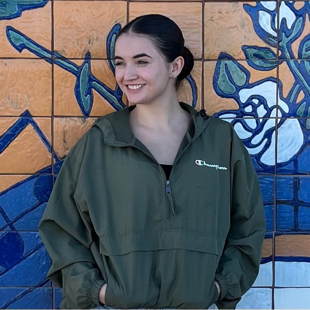 Meet your Posher, Alexia